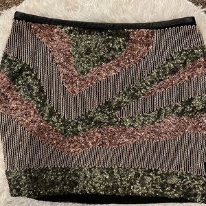 H&M sequin min skirt size 12 green gold and black sequin holiday skirt
